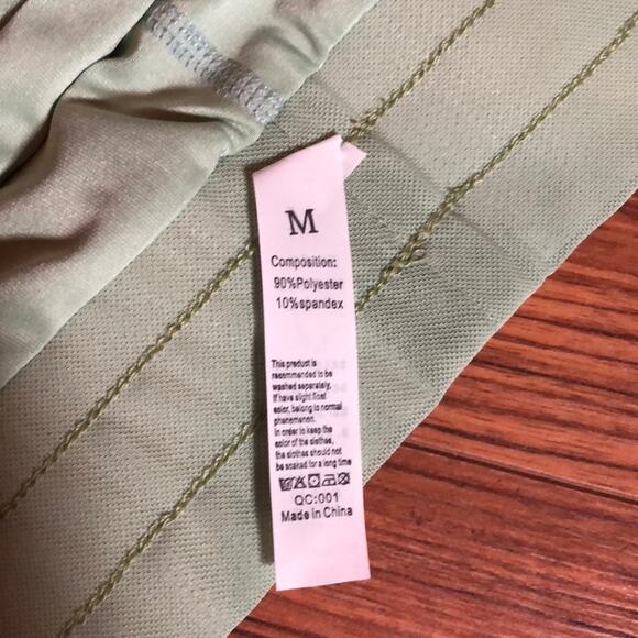 NEW Ruzixt Two Layered Mesh Workout Shorts Green Size Medium - Picture 3 of 5